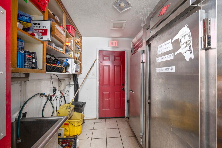 More Photos Of 18541 Mueschke Rd, Cypress Restaurant For Sale