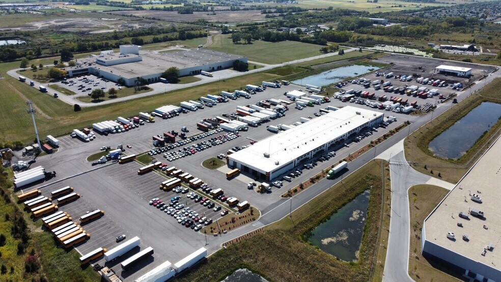 More Photos Of 5501 Adams St, Matteson Flex For Lease
