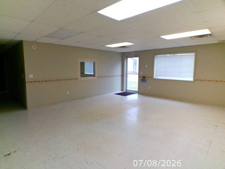 More Photos Of 204 N 2nd St, Ozark Office For Sale