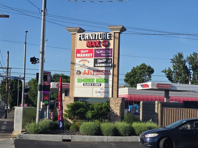 Primary Photo Of 1412-1430 S 3rd Ave, Yakima Storefront For Lease