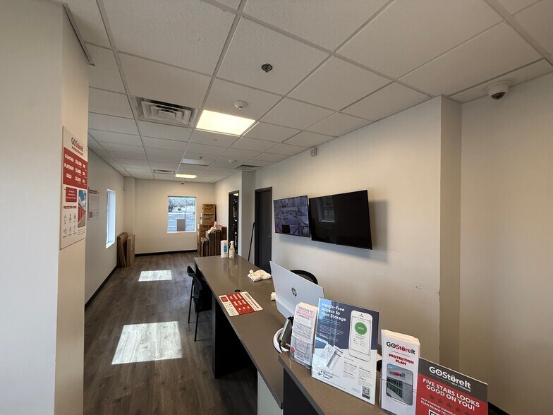 More Photos Of 3670 N L St, Pensacola Office For Sale