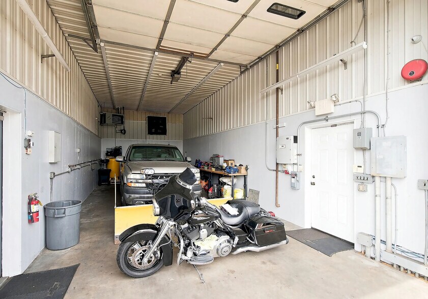 More Photos Of 1375 Old York Rd, Allentown Auto Repair For Sale
