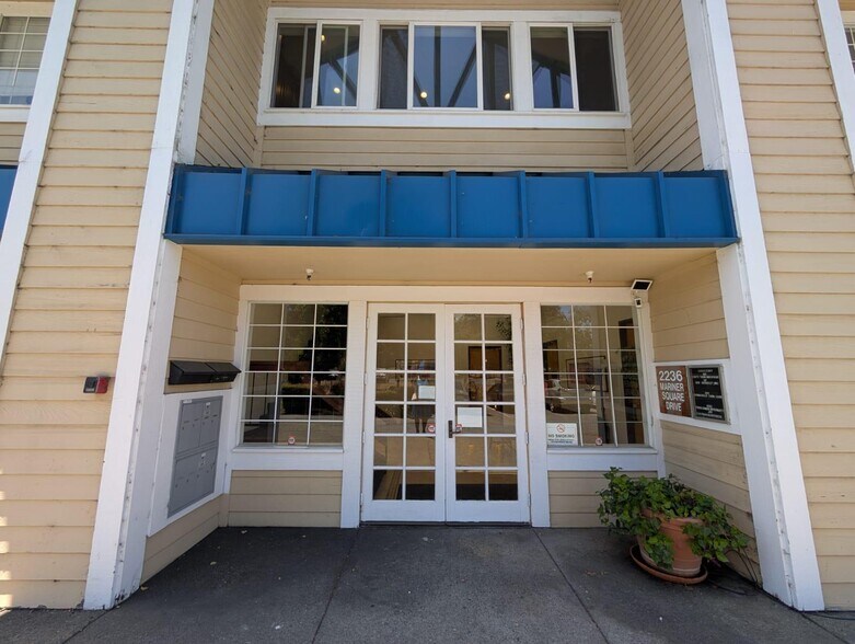 More Photos Of 2236 Mariner Square Dr, Alameda Office Residential For Sale