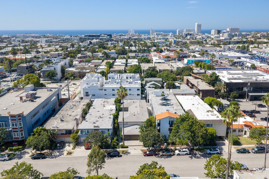 More Photos Of 1434 15th St, Santa Monica Apartments For Sale