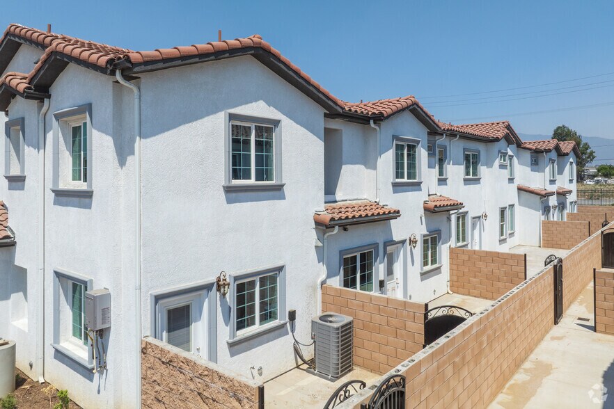 More Photos Of 15909 Merrill Ave, Fontana Apartments For Sale