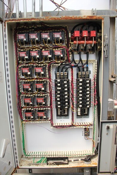 More Photos Of 609-621 E Maple Ave, Newark Light Manufacturing For Sale