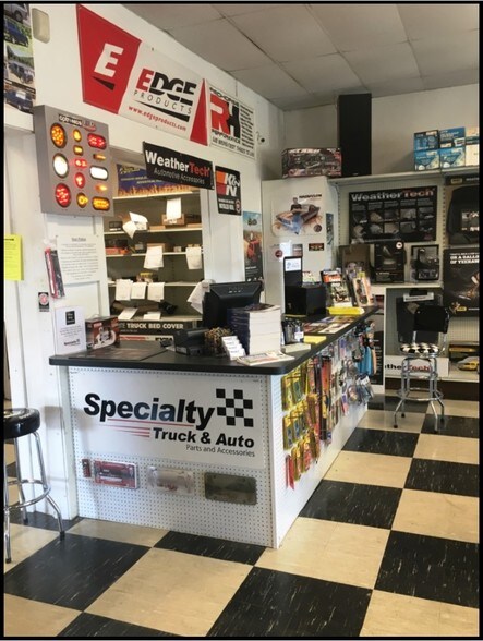 More Photos Of 40 White's Path, South Yarmouth Showroom For Lease