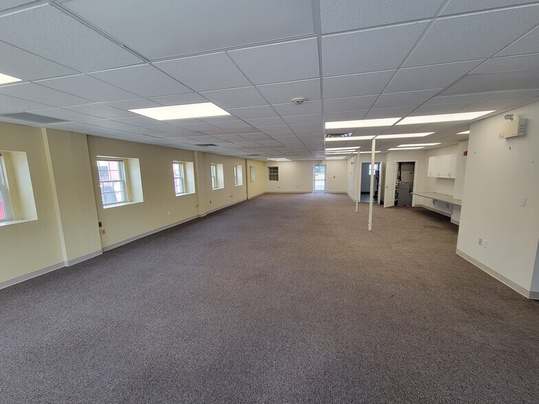 More Photos Of 34 Chelmsford St, Chelmsford Medical For Lease