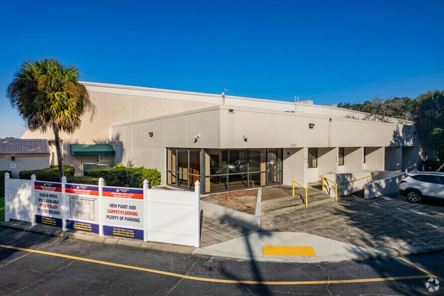 More Photos Of 3102 Queen Palm Dr, Tampa Warehouse For Lease
