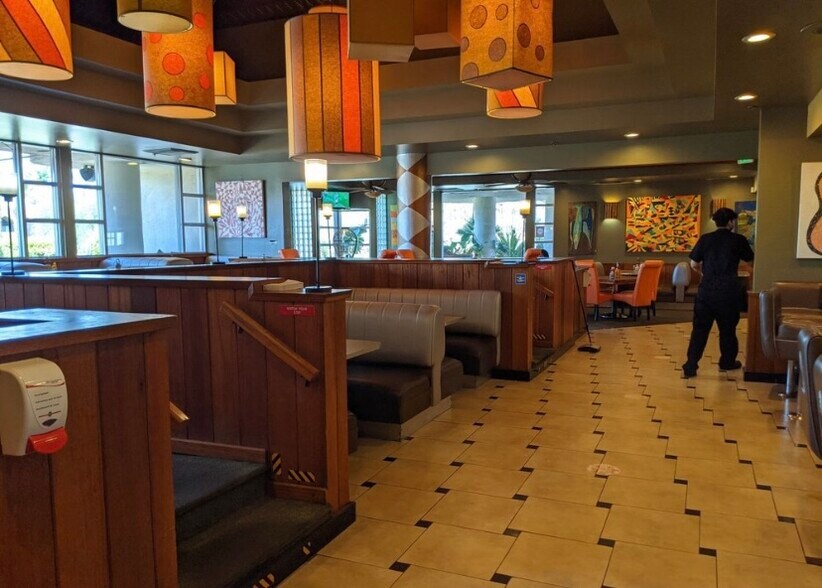 More Photos Of 2665 E Palm Canyon Dr, Palm Springs Restaurant For Sale