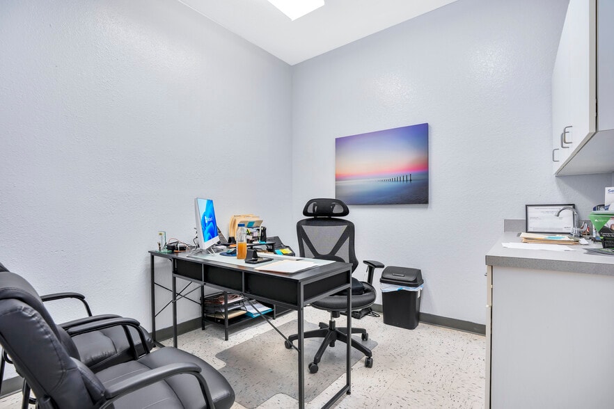 More Photos Of 901-911 N Central Ave, Kissimmee Medical For Lease