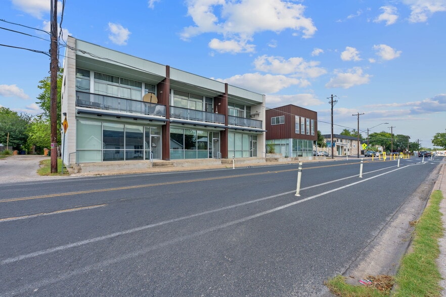 More Photos Of 508 E 53rd St, Austin Loft Creative Space For Sale