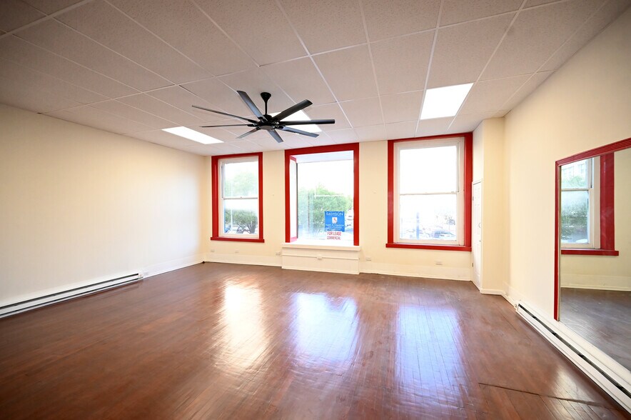 More Photos Of 227 E Baltimore St, Baltimore Storefront Retail Residential For Lease