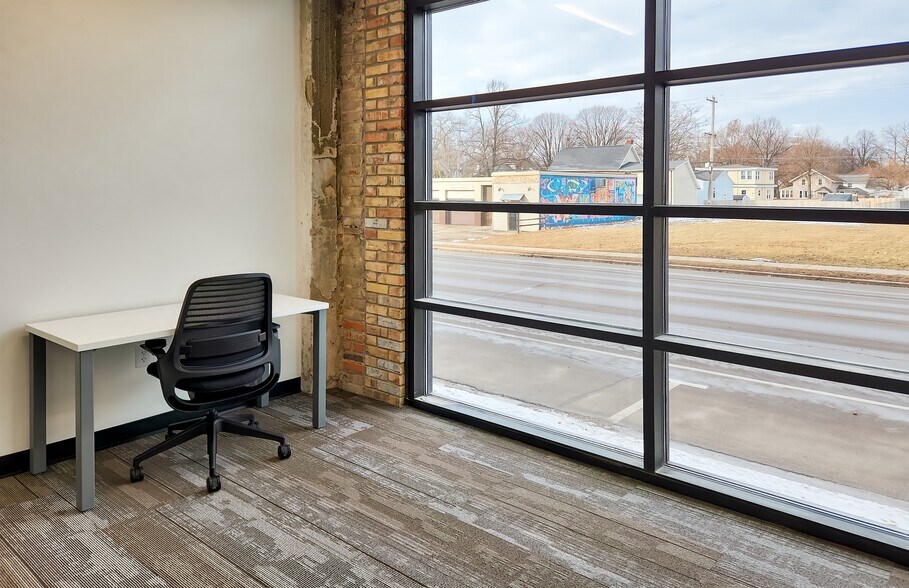 More Photos Of 540 N Broadway, Green Bay Coworking Space