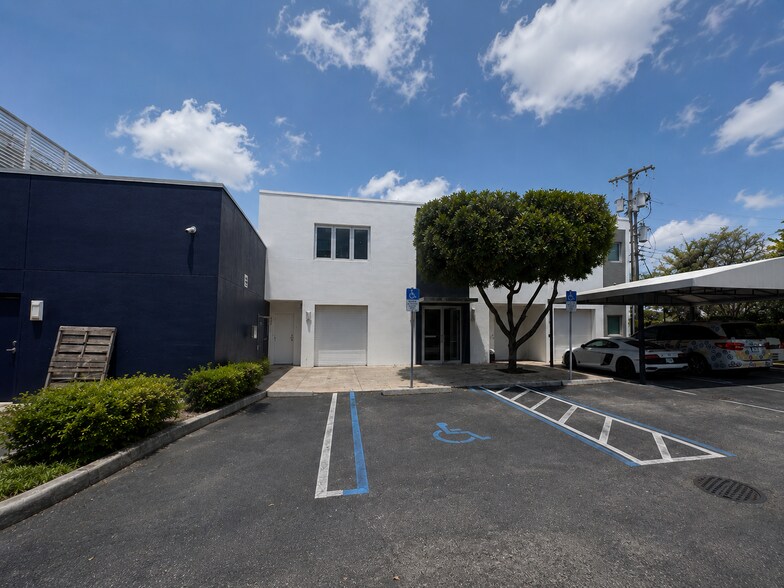 More Photos Of 8476 SW 40th St, Miami Storefront Retail Office For Lease
