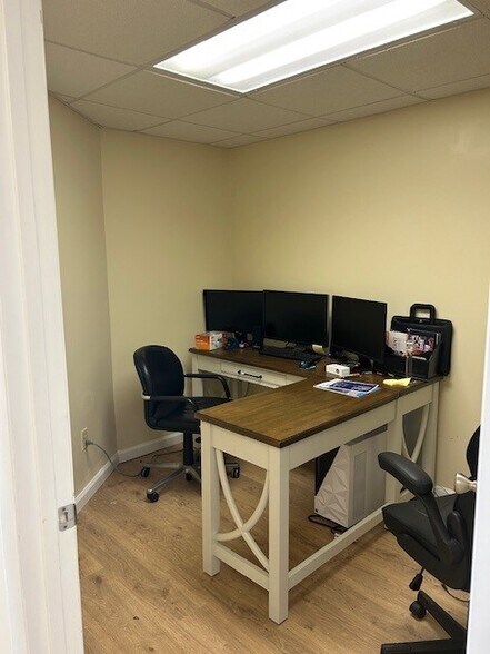 More Photos Of 540 E Main St, Branford Flex For Sale