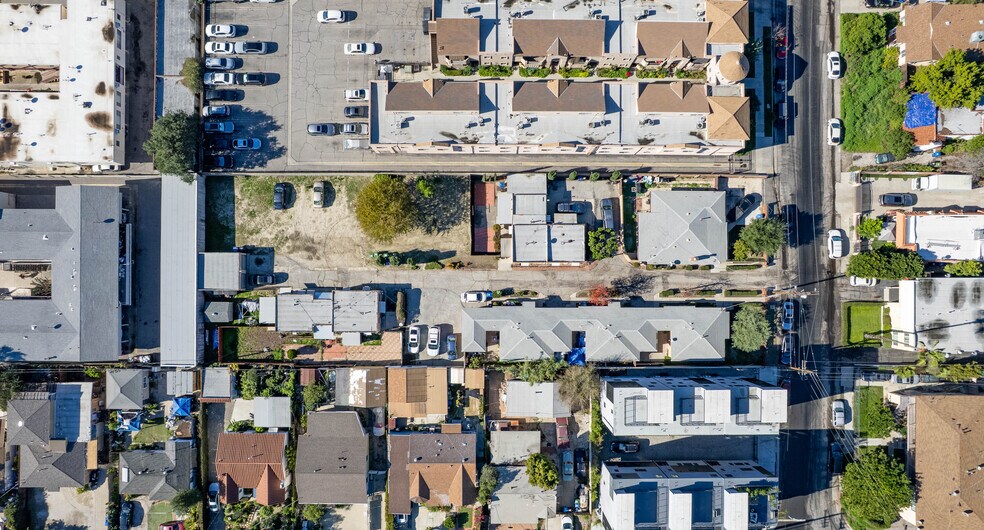 Primary Photo Of 11414 Calvert St, North Hollywood Land For Sale