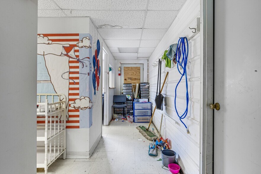 More Photos Of 99 Roper Dr, Park Hills Self Storage For Sale