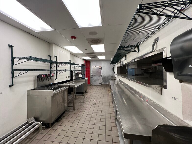 More Photos Of 1762 Galleria Blvd, Franklin Restaurant For Lease