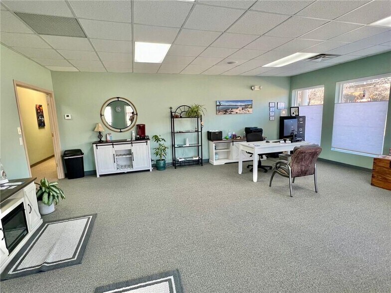 More Photos Of 309 E Park Ln, Odessa Freestanding For Sale