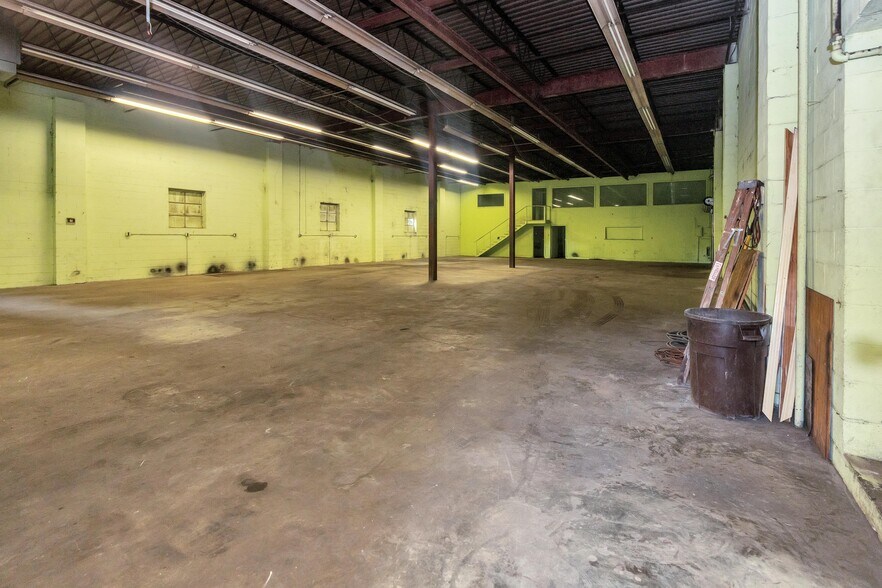 More Photos Of 2961 Alston Dr, Atlanta Warehouse For Sale