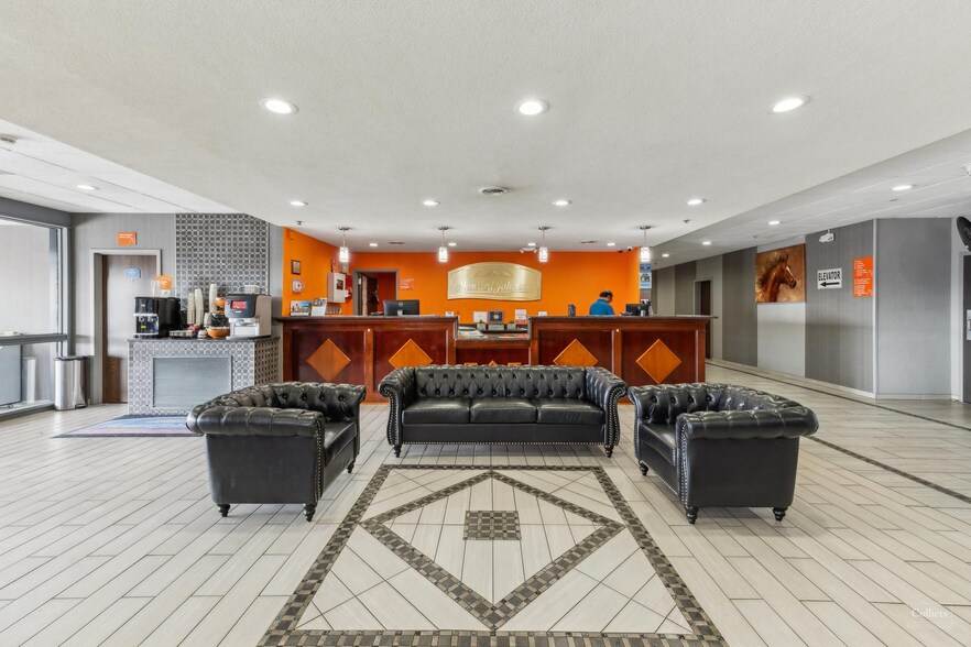More Photos Of 2836 N Lee Hwy, Lexington Hotel For Sale