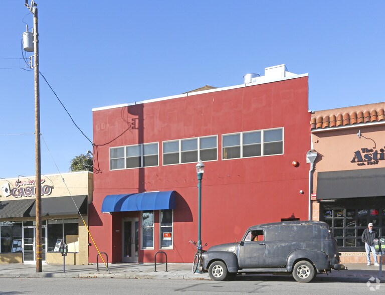 More Photos Of 711 Pacific Ave, Santa Cruz Restaurant For Lease