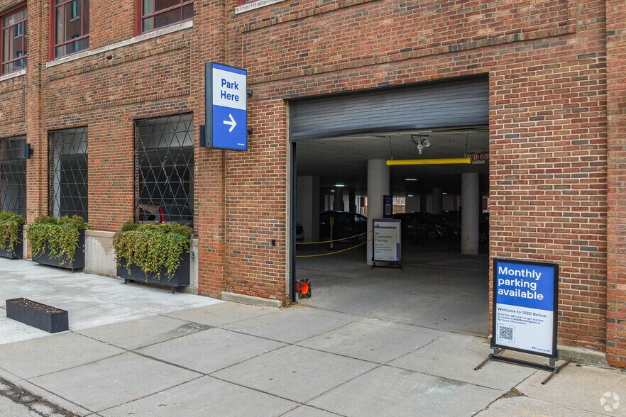 More Photos Of 1020 Bolivar Rd, Cleveland Office For Lease