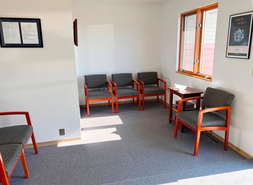 More Photos Of 9 Birch St NE, Remer Medical For Sale