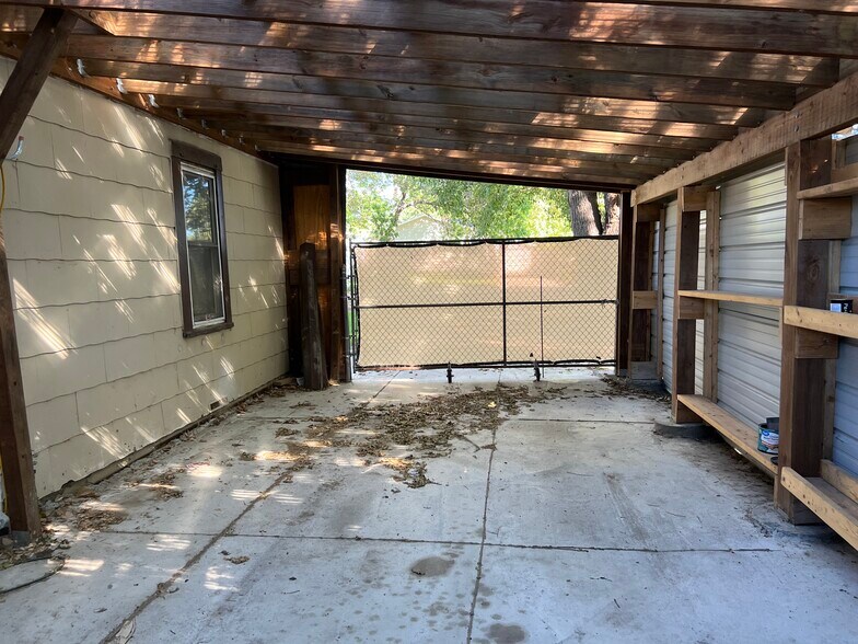 More Photos Of 804 S Bailey Ave, North Platte Flex For Sale