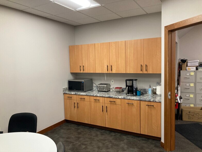 More Photos Of 309 W Superior St, Duluth Storefront For Sale