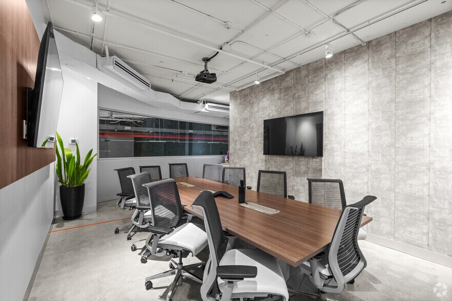 More Photos Of 333 Las Olas Way, Fort Lauderdale Coworking Space