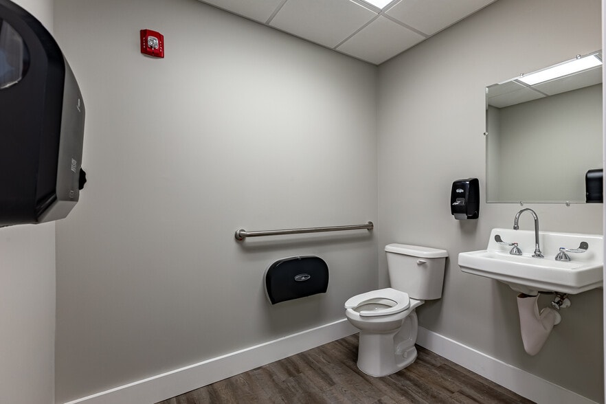 More Photos Of 1500 E Venice Ave, Venice Office For Sale