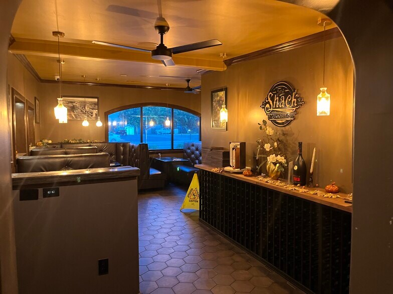 More Photos Of 1212 Market St, Redding Specialty For Lease