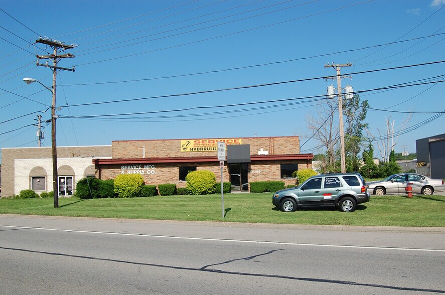 Primary Photo Of 33380-33386 Groesbeck Hwy, Fraser Industrial For Sale