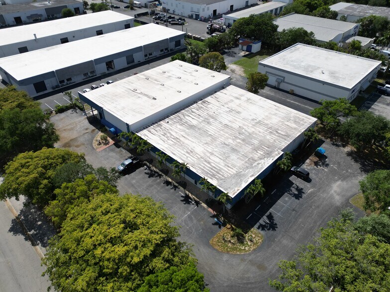More Photos Of 3750 Prospect Ave, Riviera Beach Warehouse For Lease