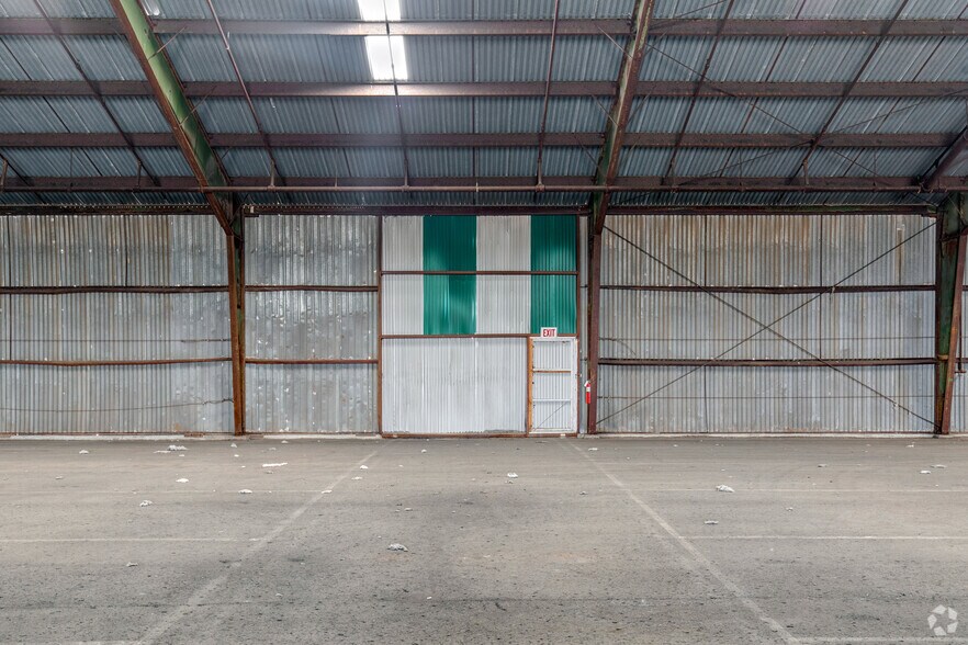 More Photos Of 5220 N 51st Ave, Glendale Unknown For Lease