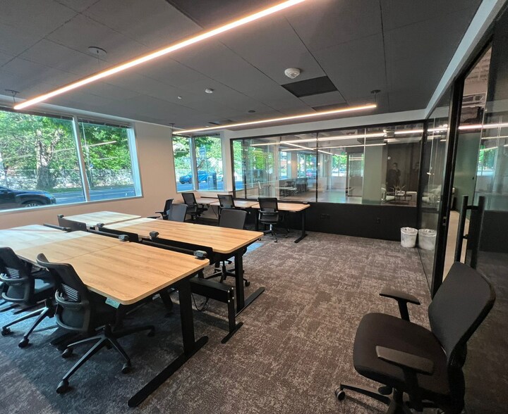 More Photos Of 1100 Dexter Ave N, Seattle Coworking Space