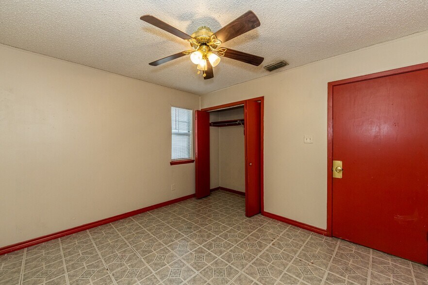 More Photos Of 3801 Juarez Ave, Laredo Apartments For Sale