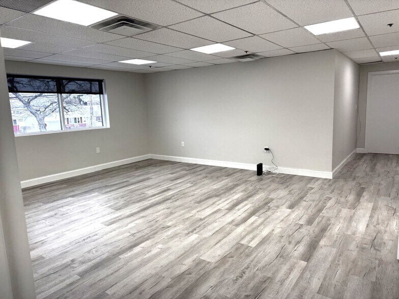 More Photos Of 1211 Stewart Ave, Bethpage Office For Lease