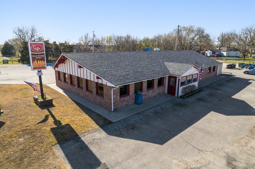 More Photos Of 704 W Conner Ave, Fairland Restaurant For Sale