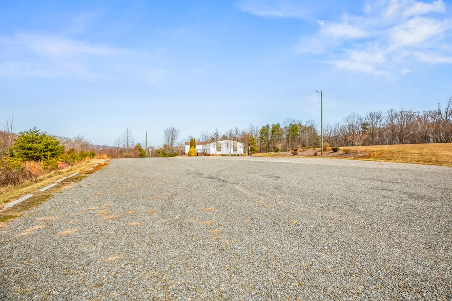 More Photos Of 1255 Mountainview Rd, King Religious Facility For Sale