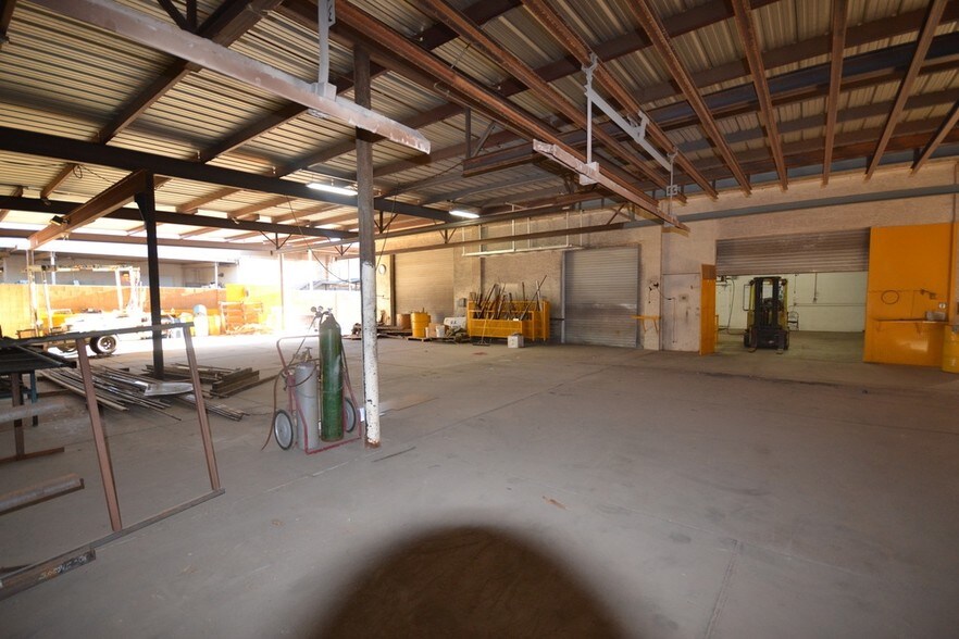 More Photos Of 7741 N 68th Ave, Glendale Service For Sale