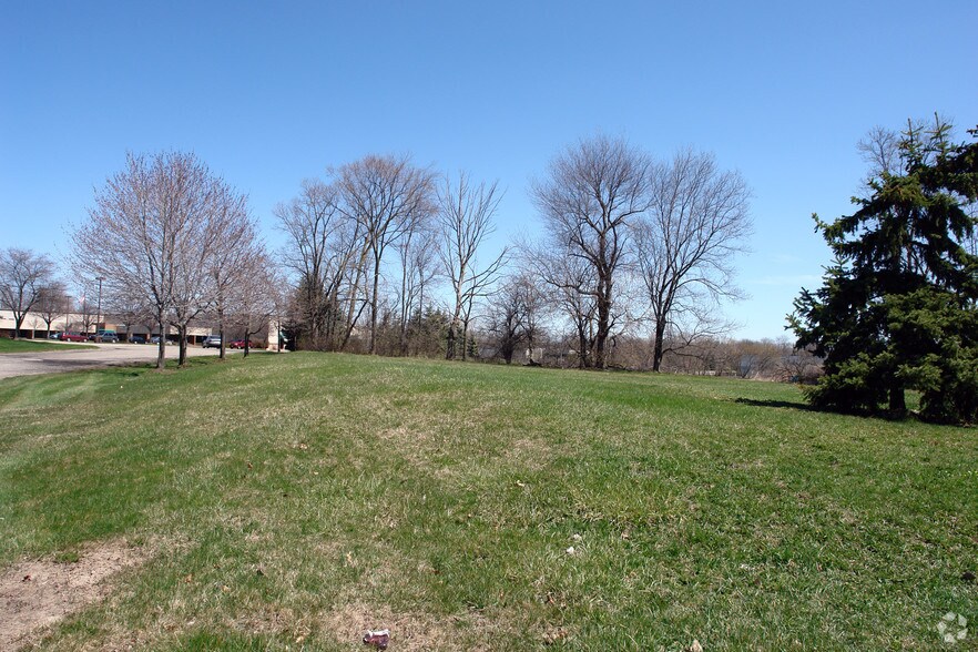 More Photos Of Heslip Dr, Novi Land For Lease