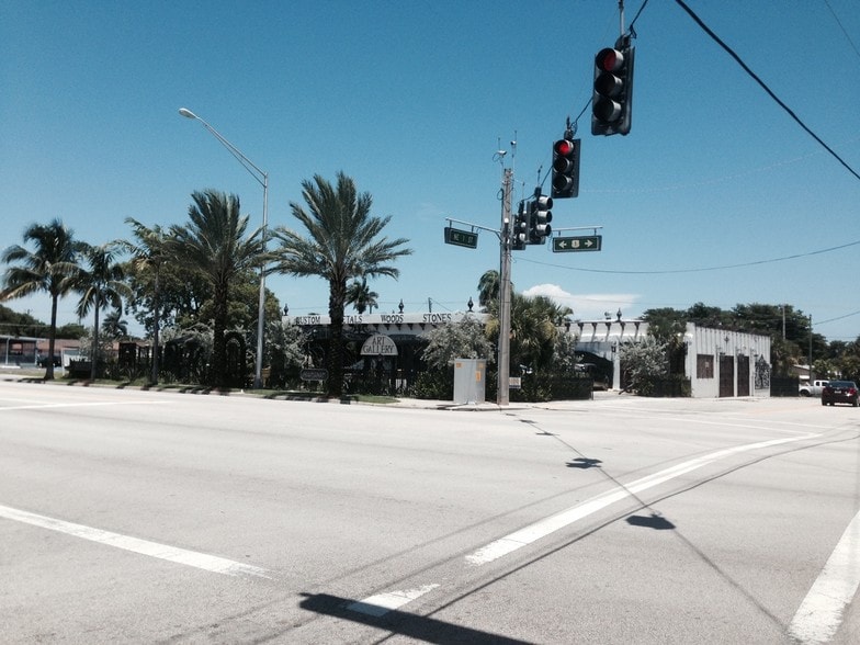 Primary Photo Of 102 N Federal Hwy, Dania Restaurant For Lease