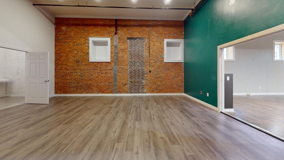 More Photos Of 112 W 2nd St, Grand Island Light Distribution For Lease