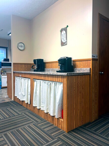 More Photos Of 418 S 14th St, Wymore General Retail For Sale