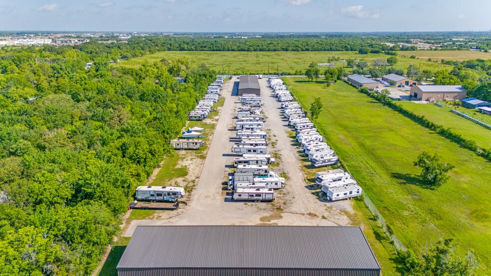 More Photos Of 309 W Archer Rd, Baytown Self Storage For Sale