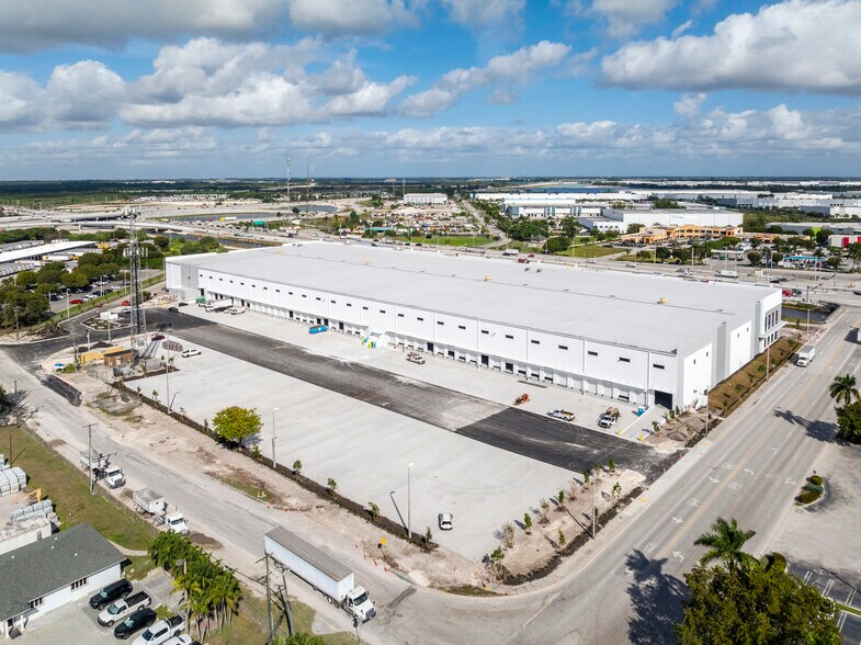 More Photos Of 10900 NW 128th Street, Medley Warehouse For Lease