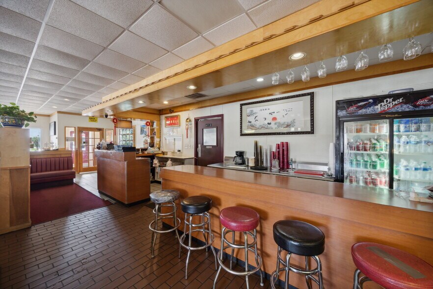 More Photos Of 525 Oates Rd, Garland Freestanding For Sale